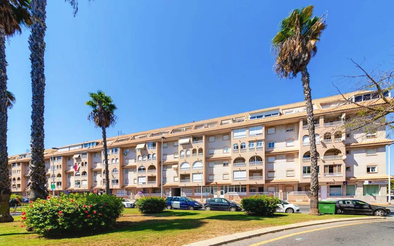 Apartment Of 65 M² With Features In Torrevieja, Spain