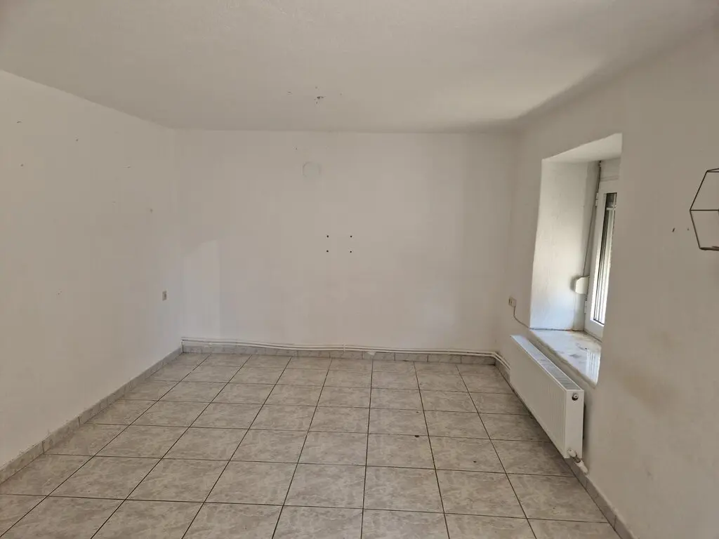 Building Of 168 M² In North Greece