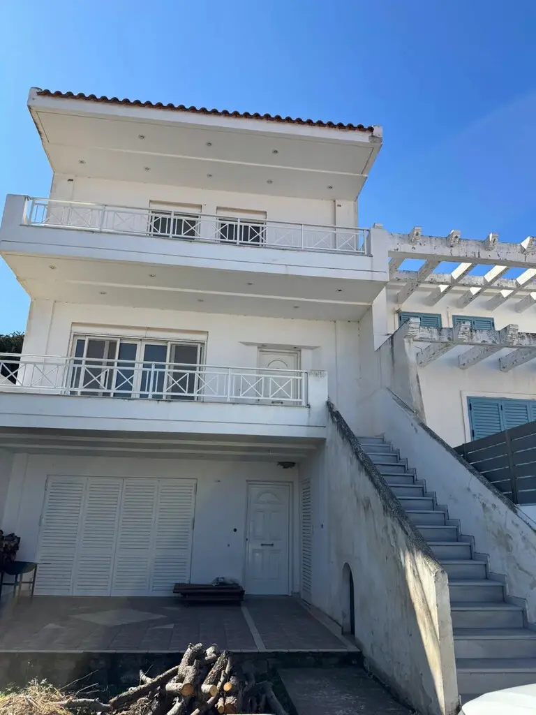 Maisonette Of 198 M² In Peloponnese