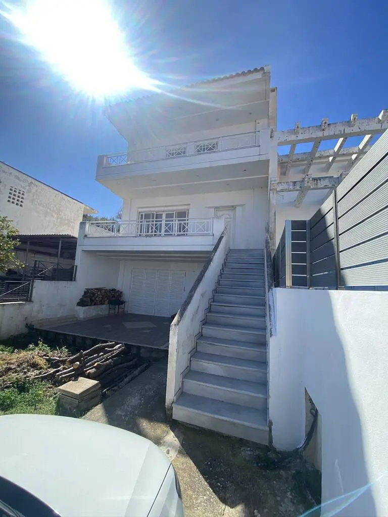 Maisonette Of 198 M² In Peloponnese