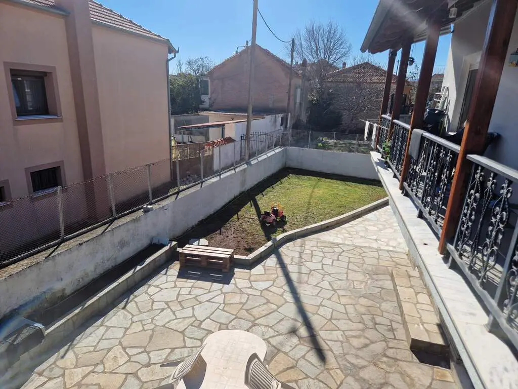 Building Of 168 M² In North Greece