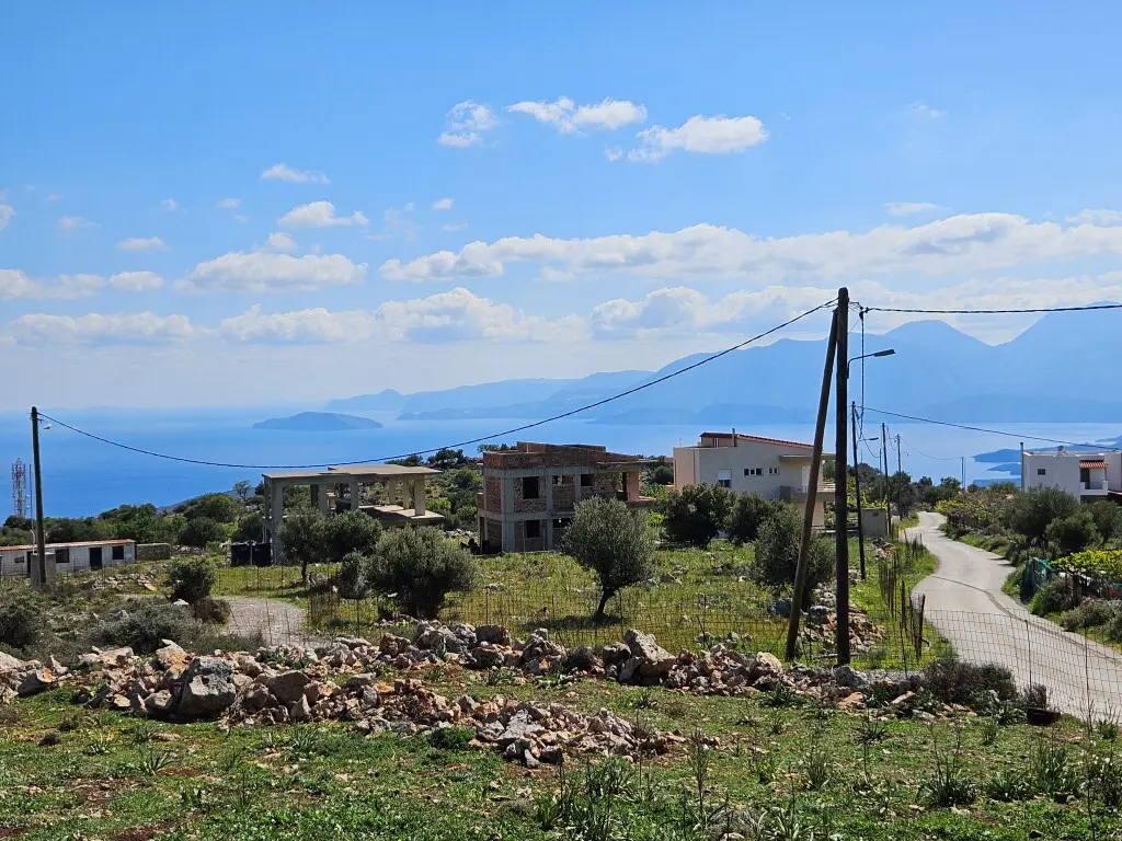 Land Of 2454 M² In Crete