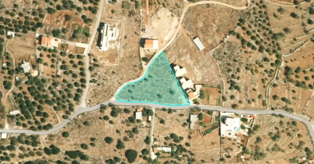 Land Of 2454 M² In Crete