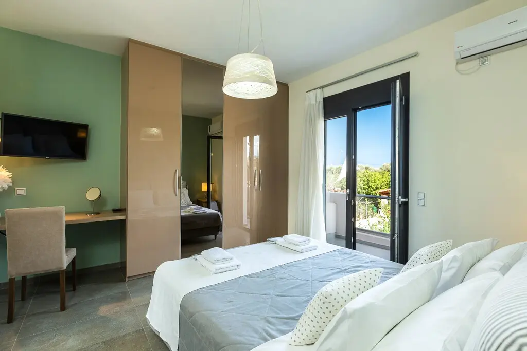 Villa Of 270 M² In Crete