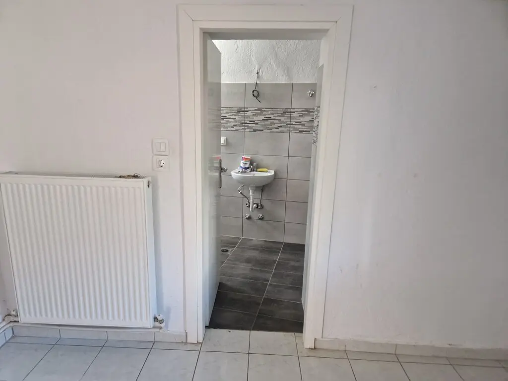 Building Of 168 M² In North Greece