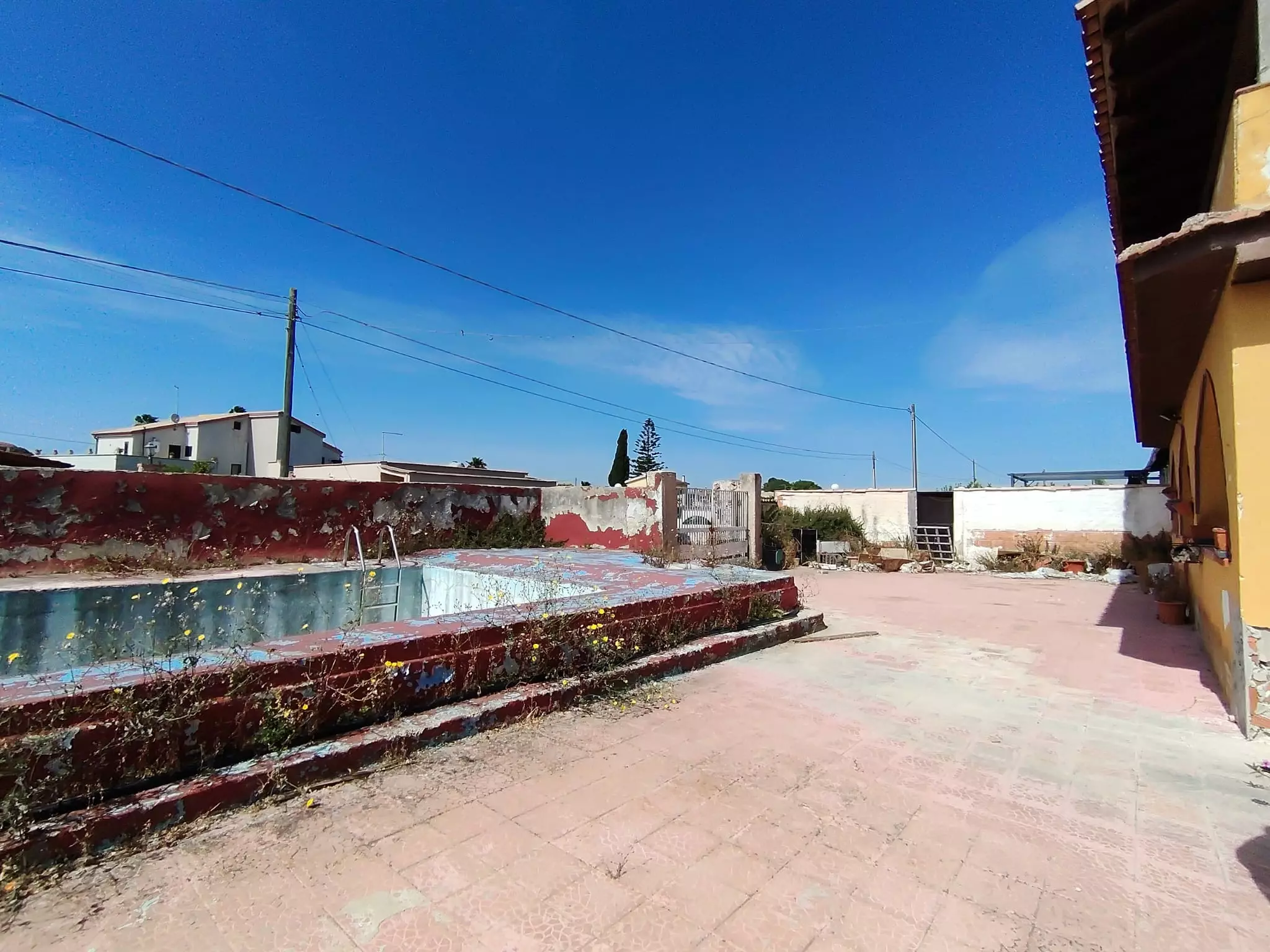 Apartment Of 120 M² With Balcony In Fanusa
