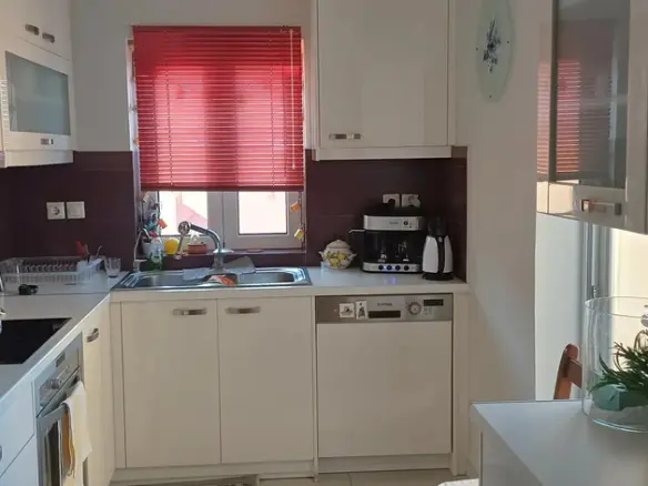 3-bedroom Maisonette In Alimos, Greece (145 M²)