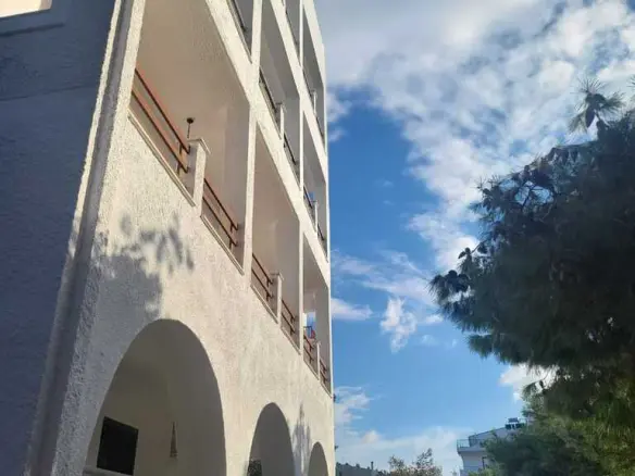 3-bedroom Flat In Voula, Greece (133 M²)