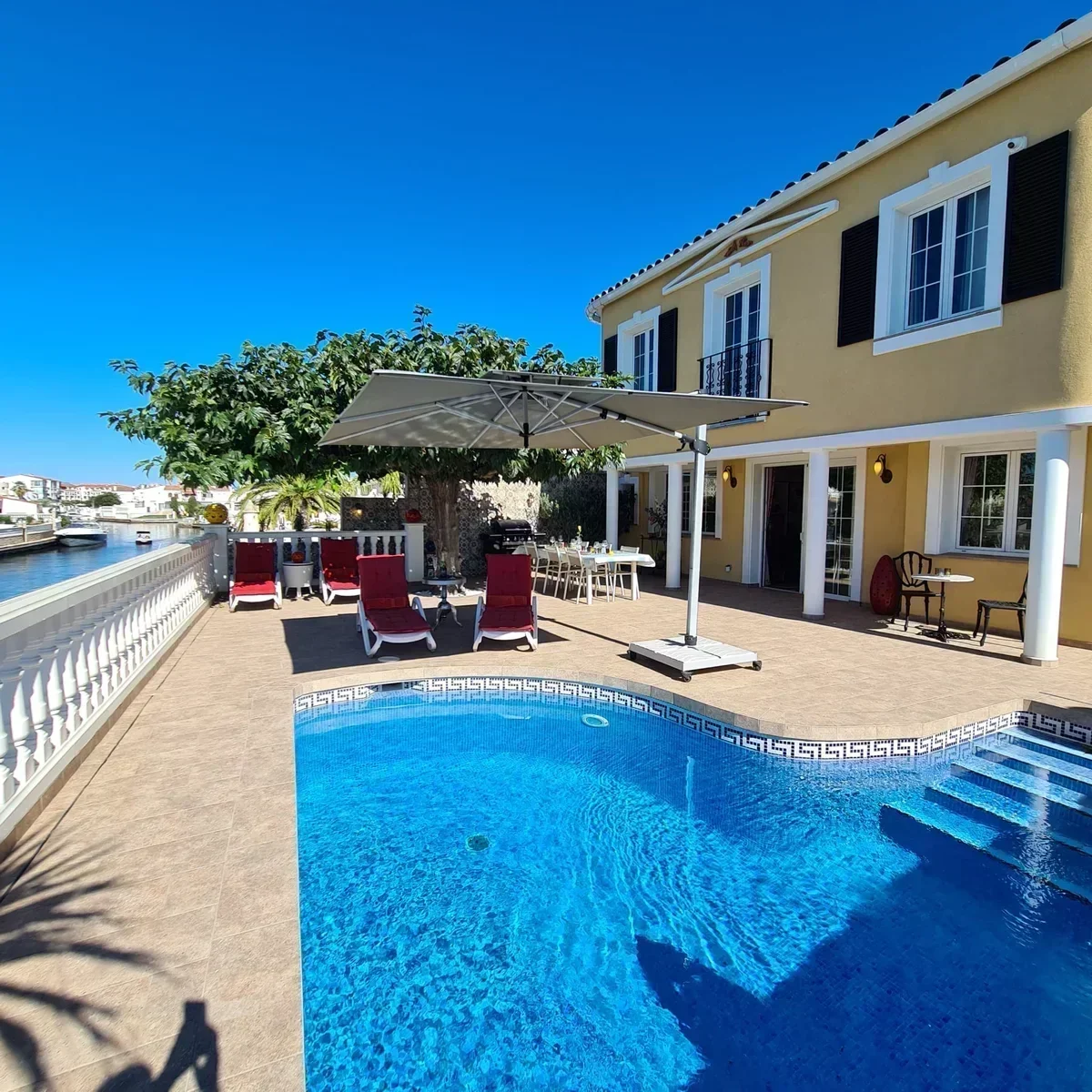 House Of 308 M² In Empuriabrava, Spain