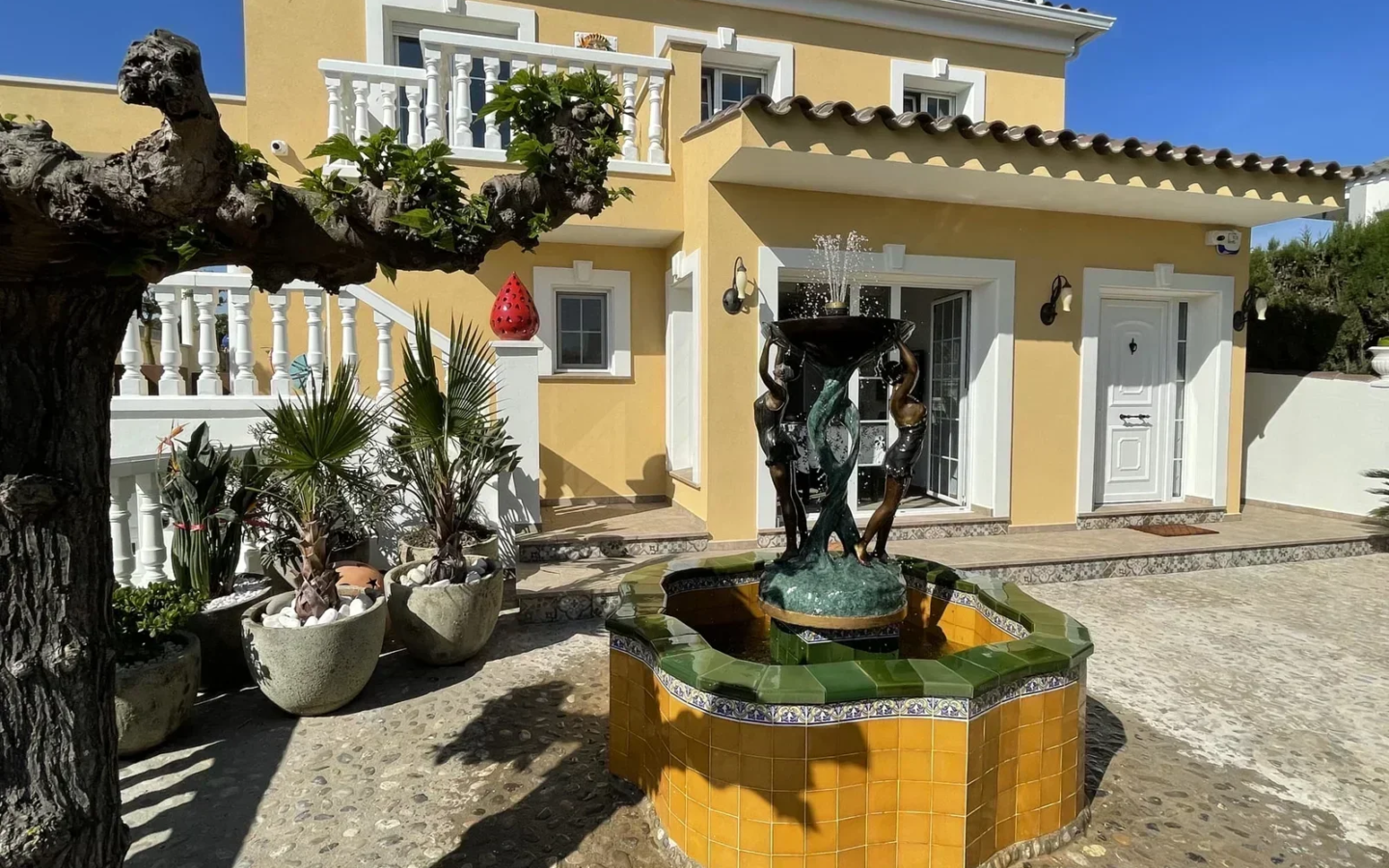 House Of 308 M² In Empuriabrava, Spain