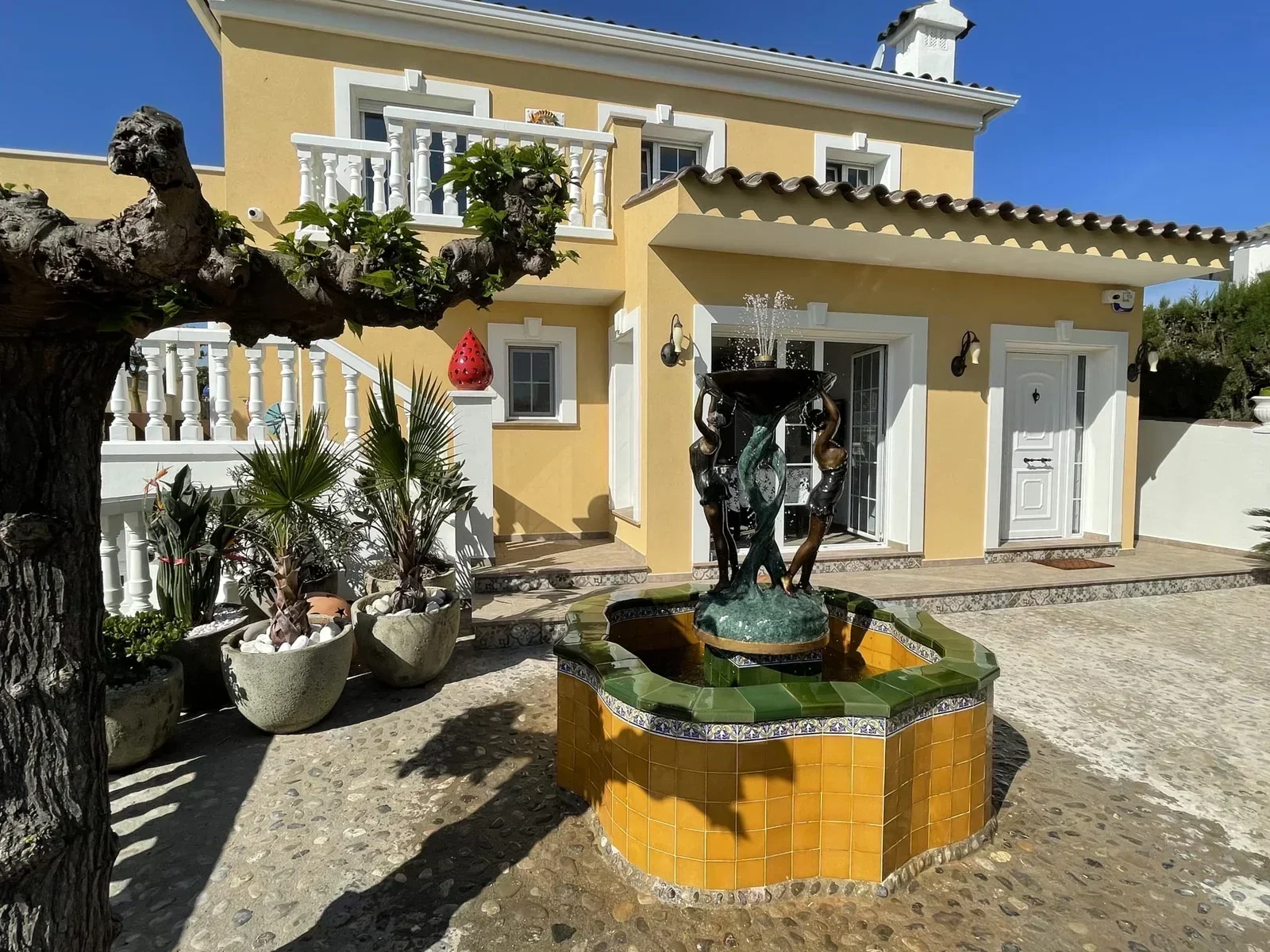 House Of 308 M² In Empuriabrava, Spain