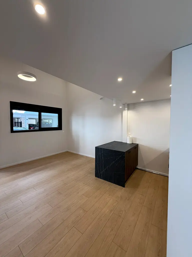 Flat Of 110 M² In Athens