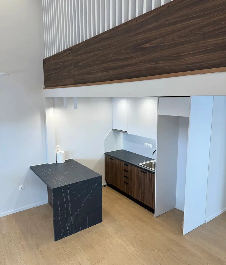 Flat Of 110 M² In Athens