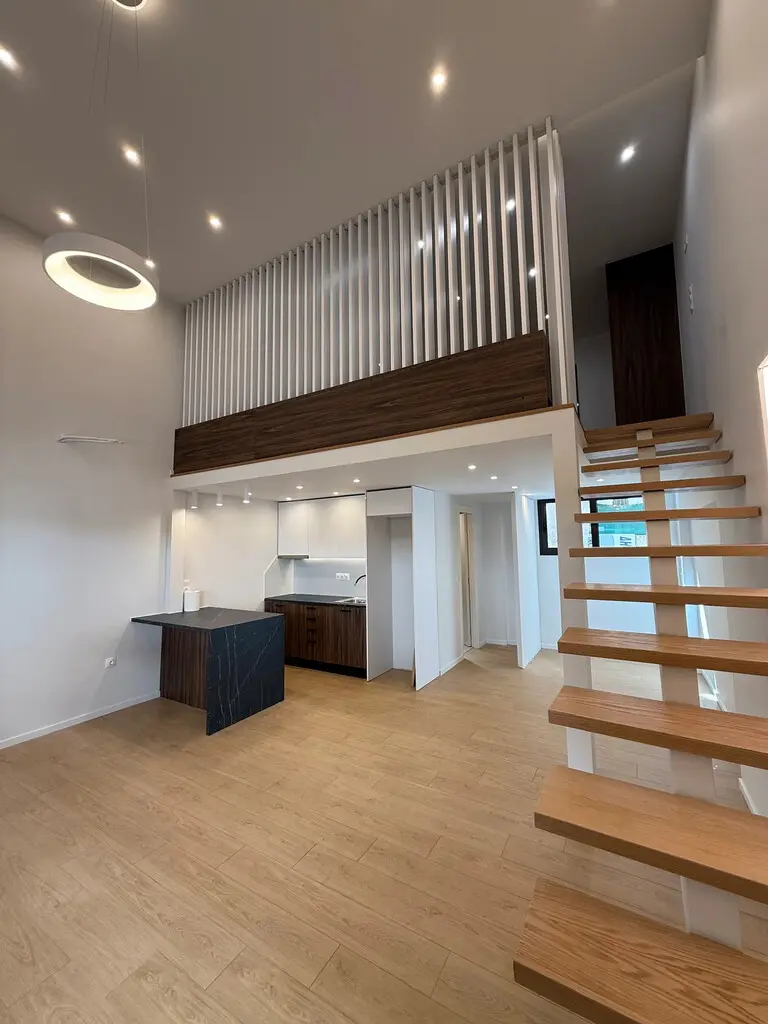 Flat Of 110 M² In Athens