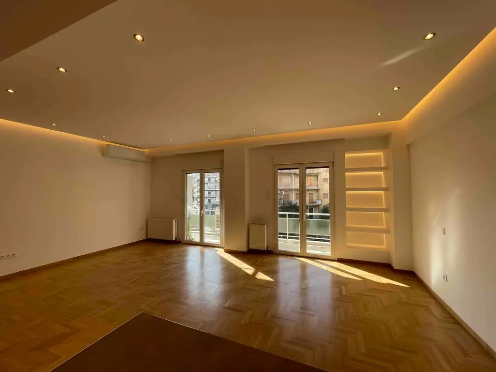 Flat Of 102 M² In Athens