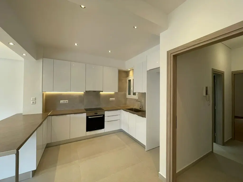 Flat Of 102 M² In Athens