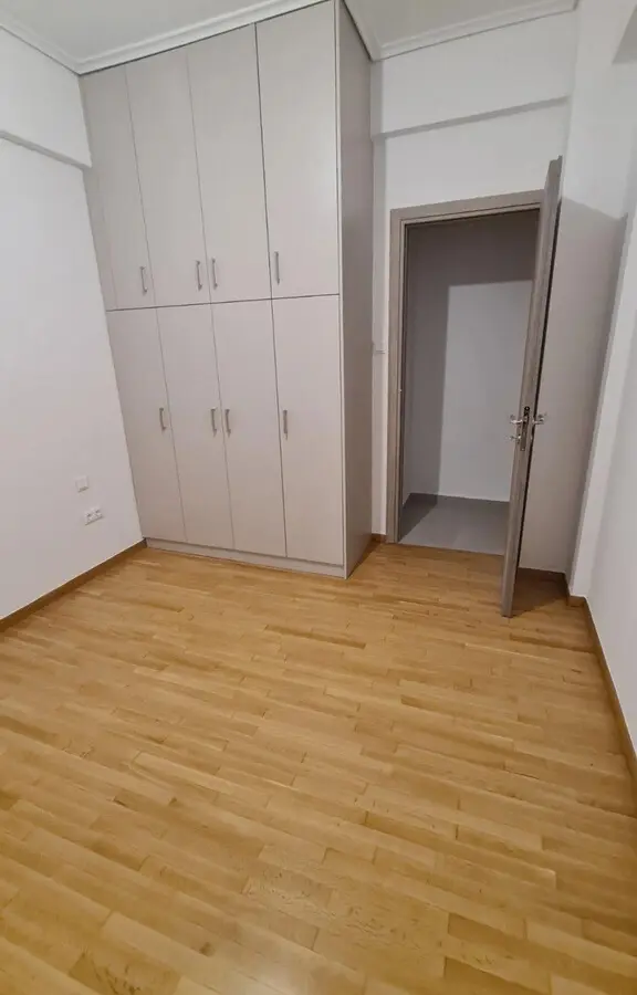 Flat Of 102 M² In Athens