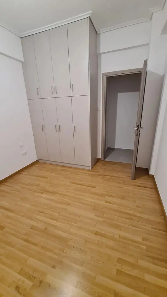 Flat Of 102 M² In Athens
