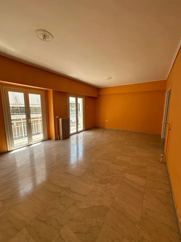 Flat Of 105 M² In Athens