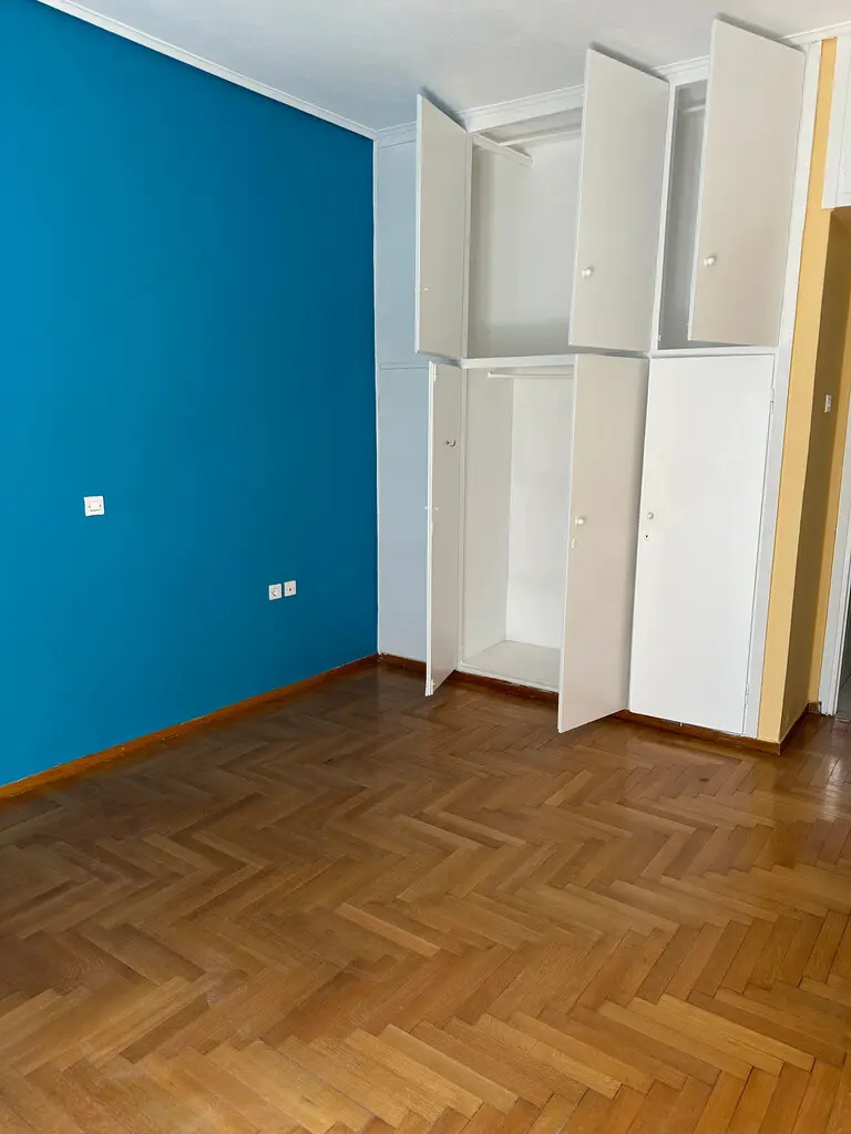 Flat Of 105 M² In Athens
