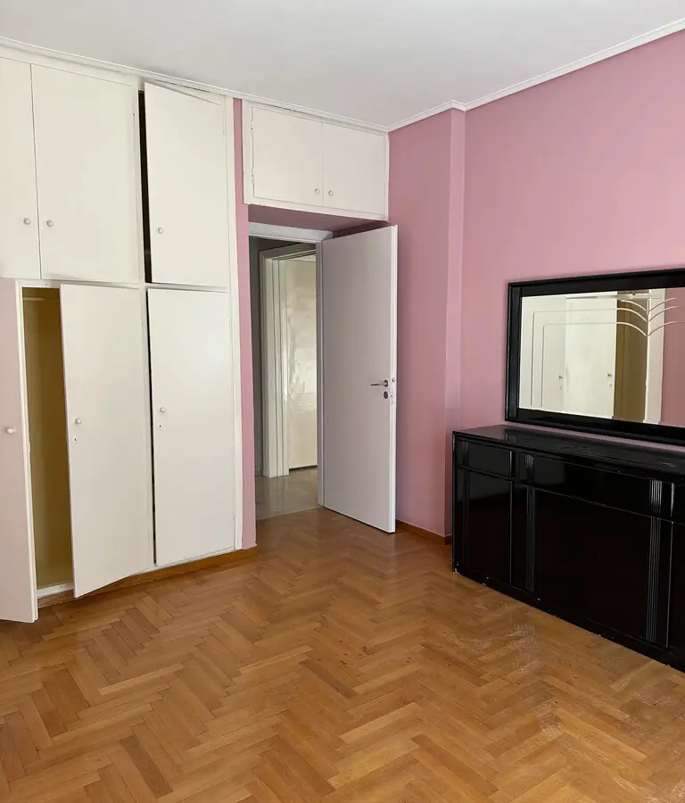 Flat Of 105 M² In Athens