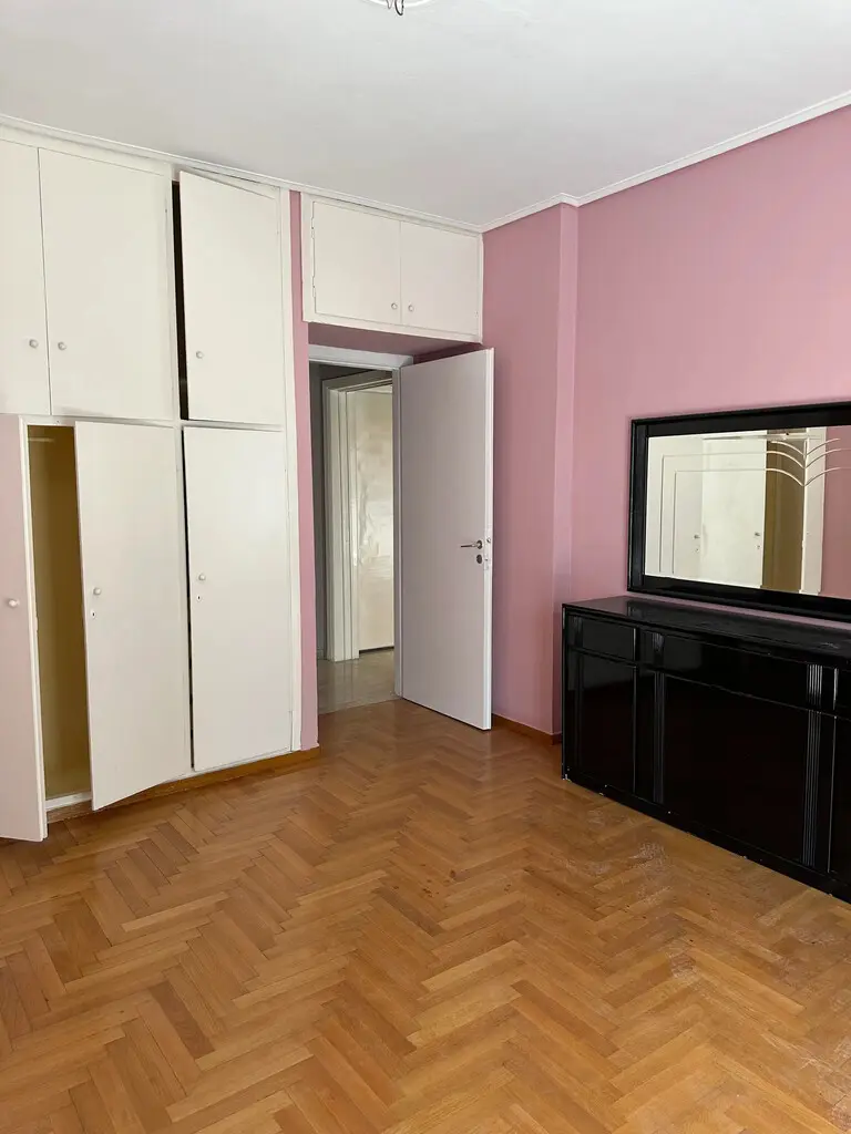 Flat Of 105 M² In Athens