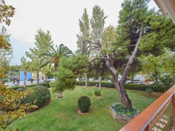Flat Of 122 M² In Athens