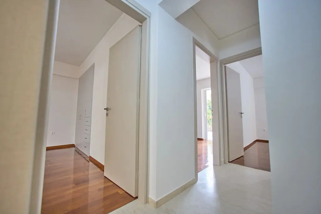 Flat Of 122 M² In Athens