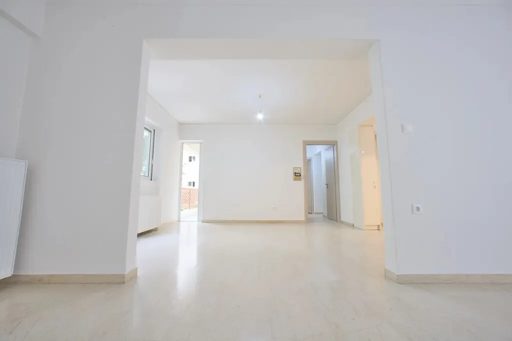 Flat Of 122 M² In Athens