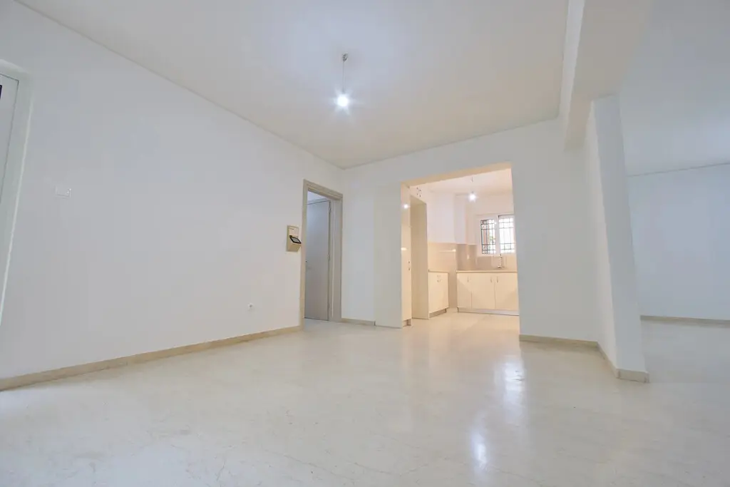 Flat Of 122 M² In Athens