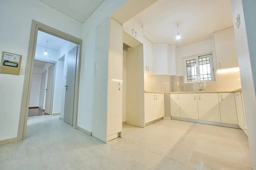 Flat Of 122 M² In Athens