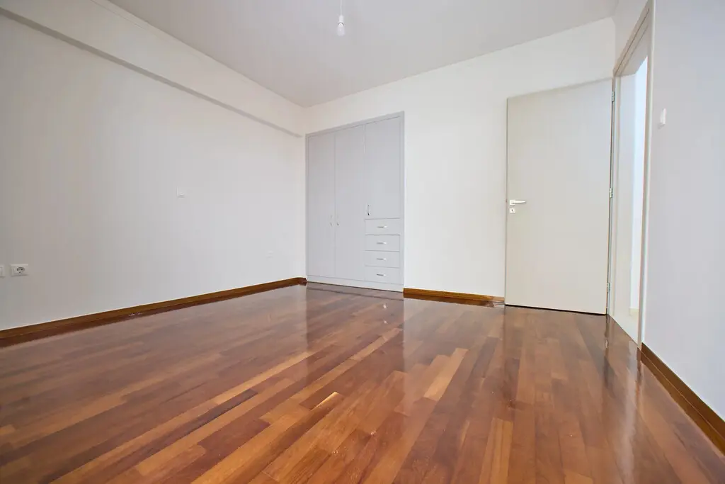 Flat Of 122 M² In Athens