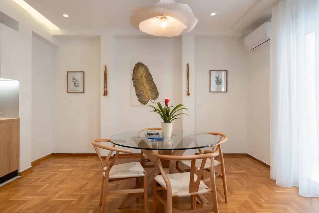 Flat Of 89 M² In Athens
