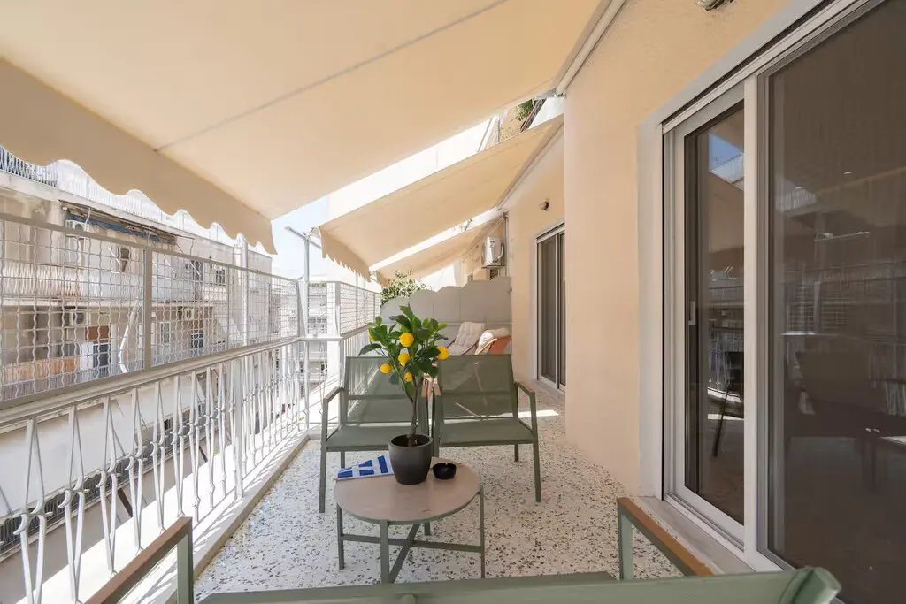 Flat Of 89 M² In Athens