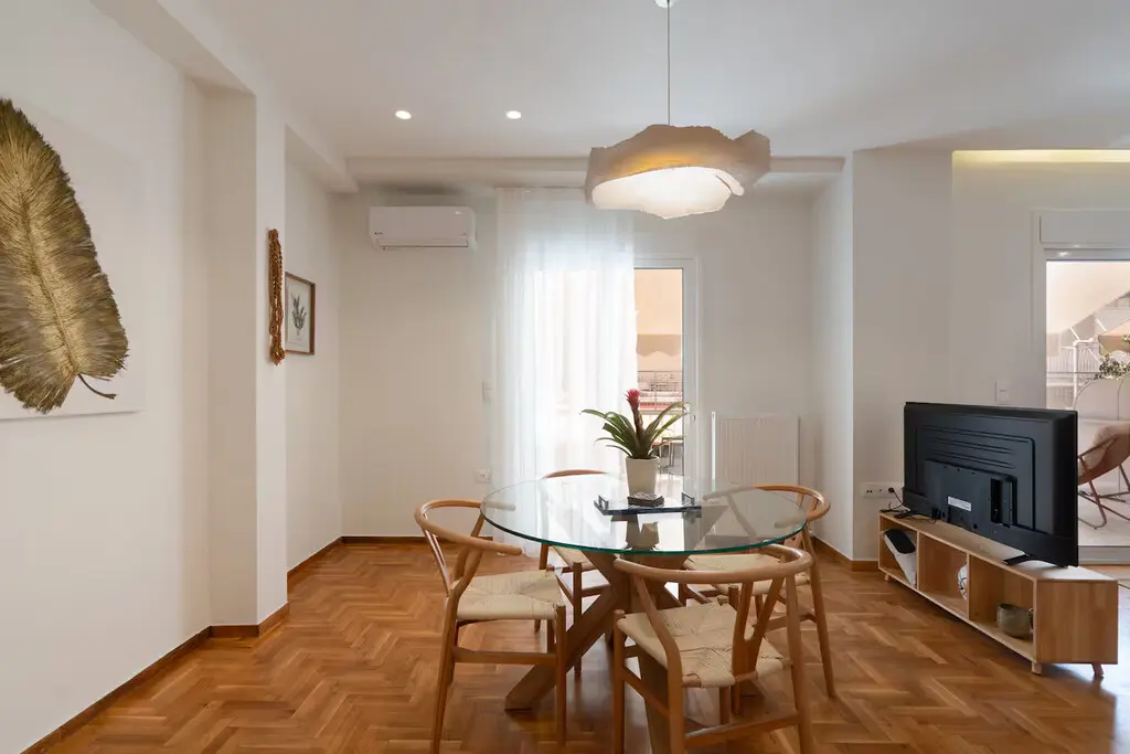 Flat Of 89 M² In Athens