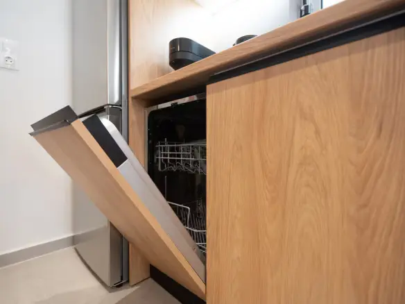 2-bedroom Flat In Pagkrati, Greece (89 M²)