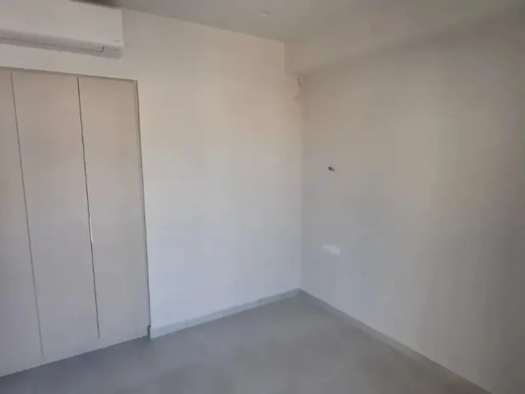 Flat Of 82 M² In Athens