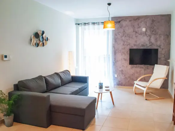 2-bedroom Flat In Neos Kosmos, Greece (64 M²)