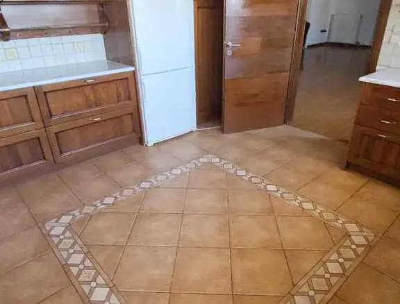 3-bedroom Flat In Voula, Greece (133 M²)