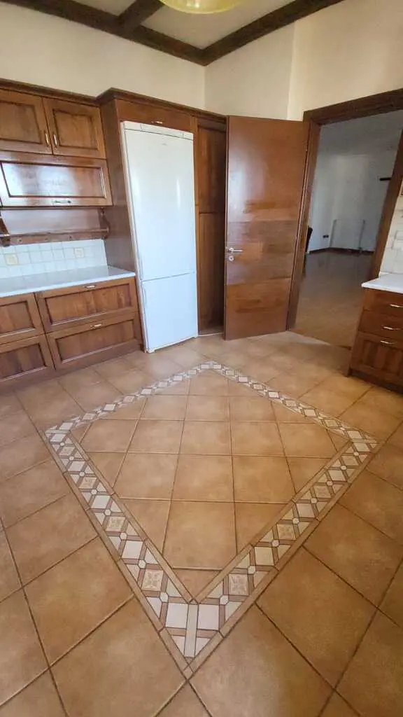 Flat Of 133 M² In Athens