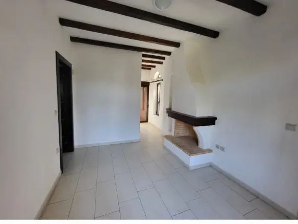 3-bedroom Flat In Voula, Greece (133 M²)