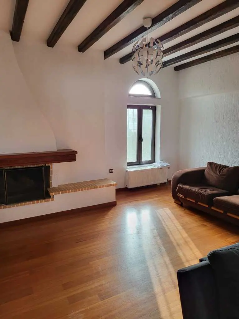 Flat Of 133 M² In Athens