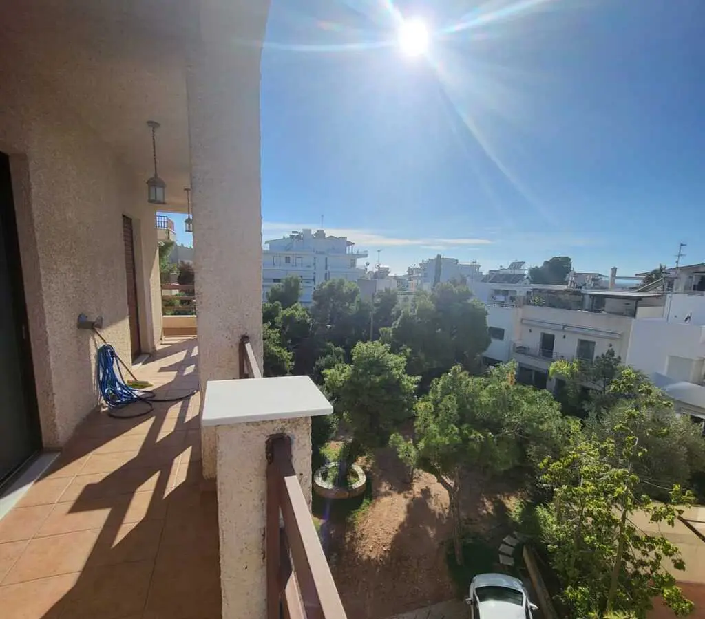 Flat Of 133 M² In Athens