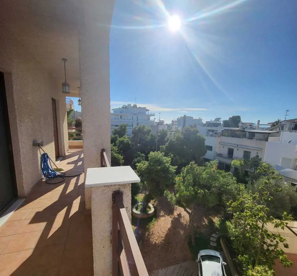 Flat Of 133 M² In Athens