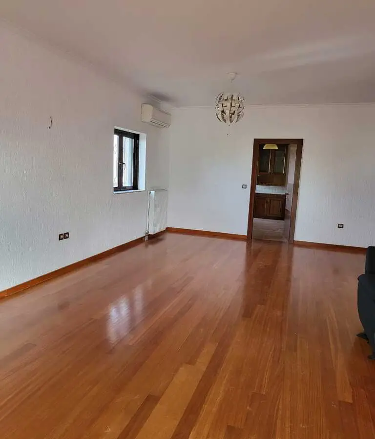 Flat Of 133 M² In Athens