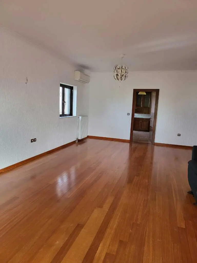 Flat Of 133 M² In Athens