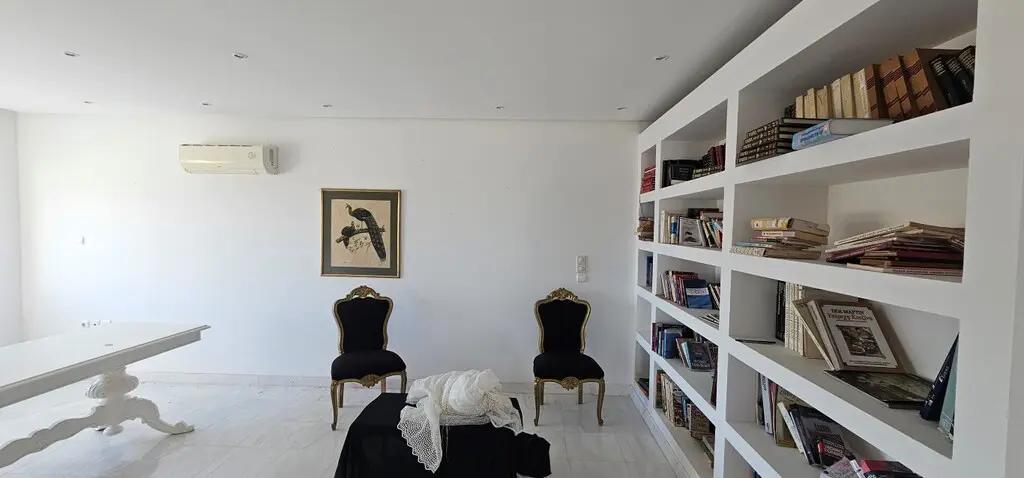 Detached House Of 480 M² In Crete