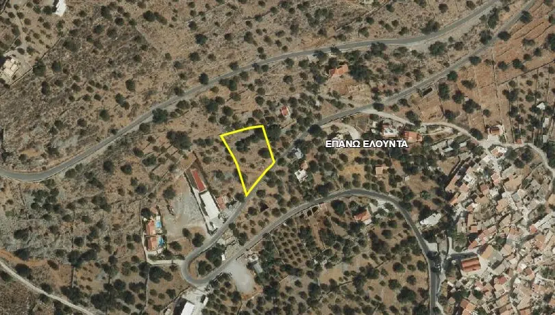 Land Of 1924 M² In Crete