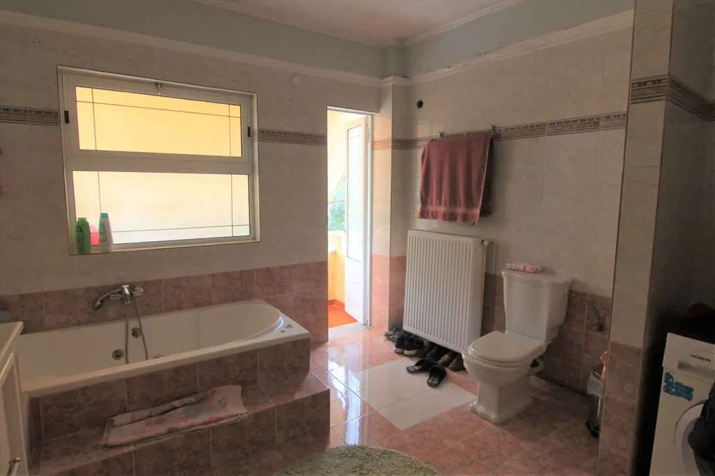 Detached House Of 240 M² In Corfu