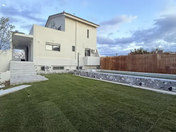 4-bedroom Villa In Artemida (loutsa), Greece (340 M²)